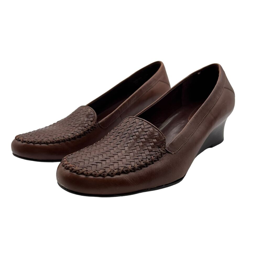 Naturalizer Demure women’s size 7 1/2 brown heeled loafer woven toe box #S0332